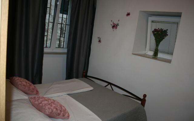 Rooms Radunica street