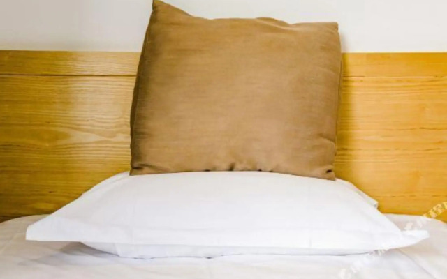 Yueming Xiaoyuan Hostel