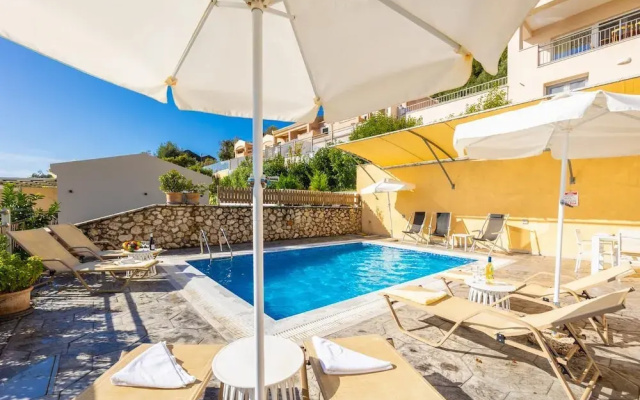 Villa Cleo Beach in Mparmpati