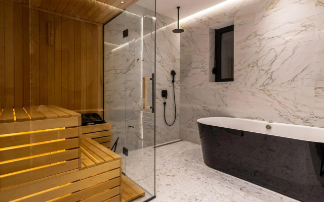 One Luxury Suites