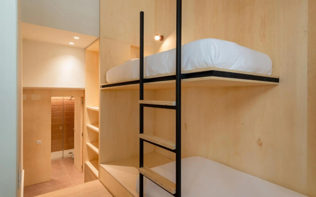 Jardinets De Gràcia by The 5ve Soul