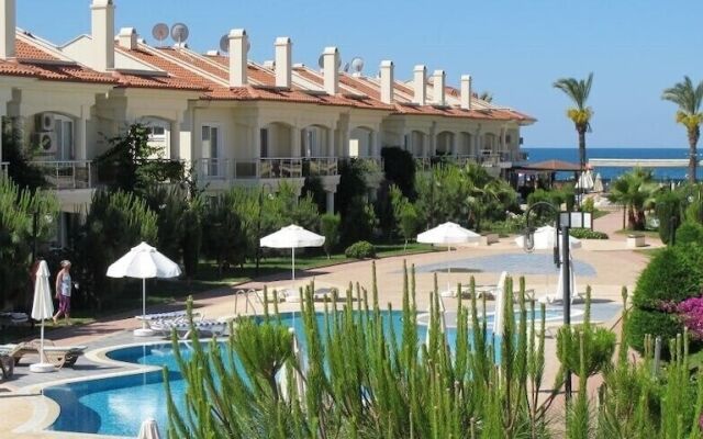 Villa SL18 by JoyLettings