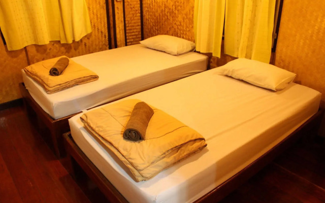 Baansuanlynjee Maeklong Resort