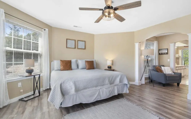 Serene Escape at Table Rock Lake