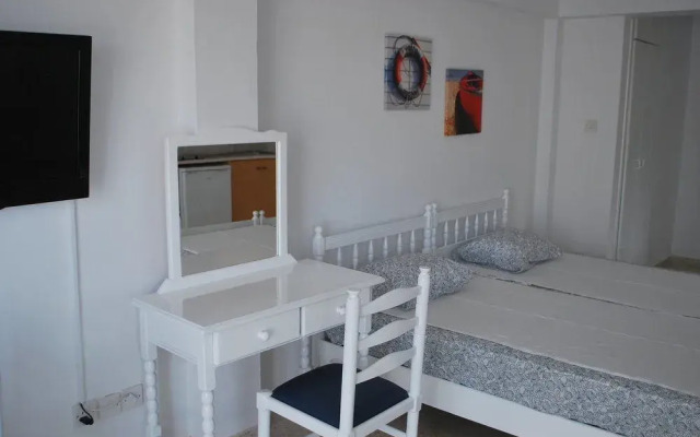 Flisvos Beach Apartments
