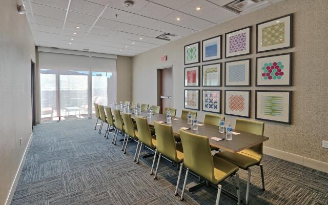 Holiday Inn Express & Suites Albuquerque East by IHG