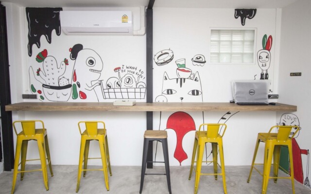 Super OYO 426 All Day Hostel @ Sukhumvit