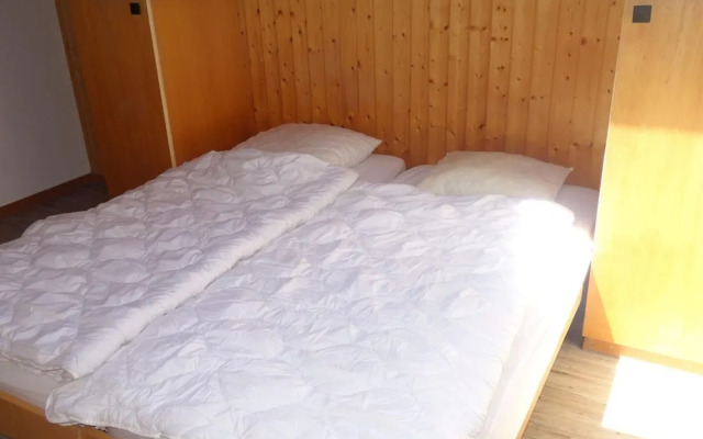 Apartment With Breathtaking Hill View