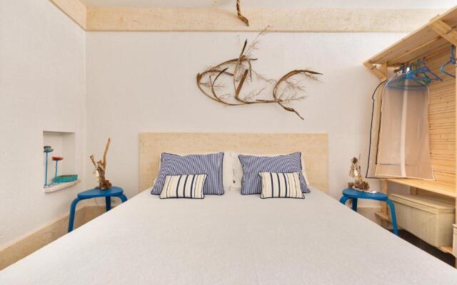 Mono Chicca Blu by BarbarHouse