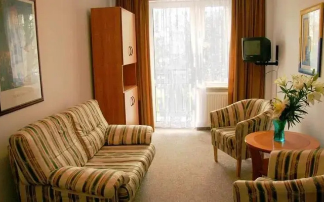 Relax Inn Health & Spa
