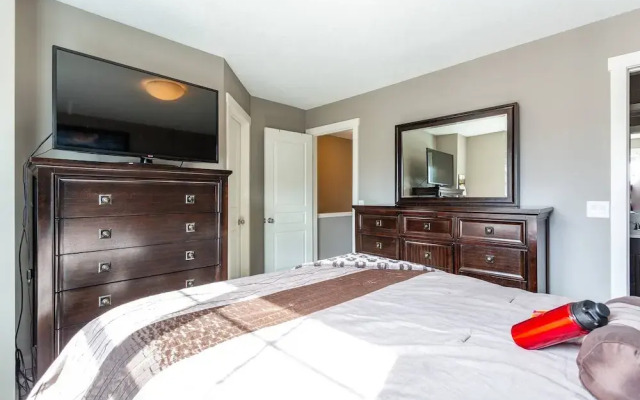 Upscale Townhome,banff,spruce Meadows ,pets