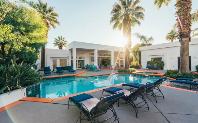 Fly With Me by AvantStay