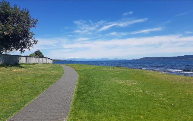 Waimahana 4 by Luxury Lakeside Accommodation