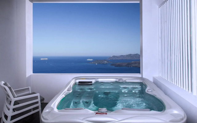 May Seven Suites - Adults Only