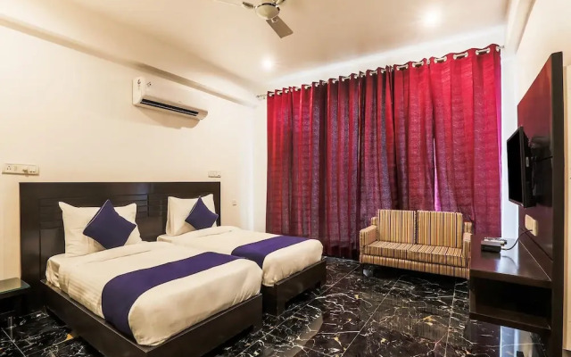 OYO 24269 Silverkey Medanta Sec 38