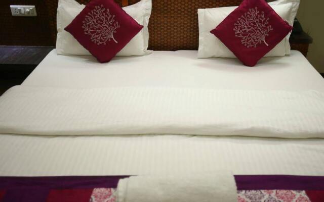 Hotel Monarch