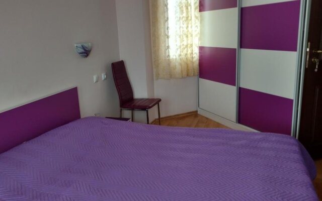 House Rezvaya with rooms for rent