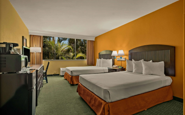 Airport Honolulu Hotel, Trademark Collection by Wyndham