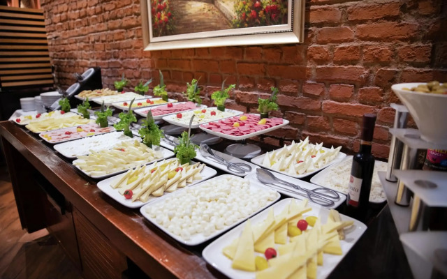Grand Aras Hotel & Suites