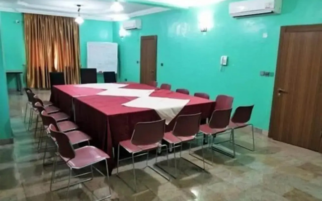 Nandas Hotel
