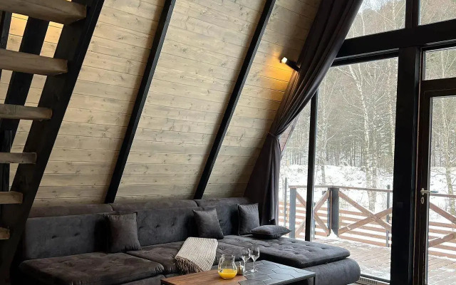 River House (Ривер Хаус)