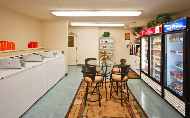 Sonesta Simply Suites Detroit Troy