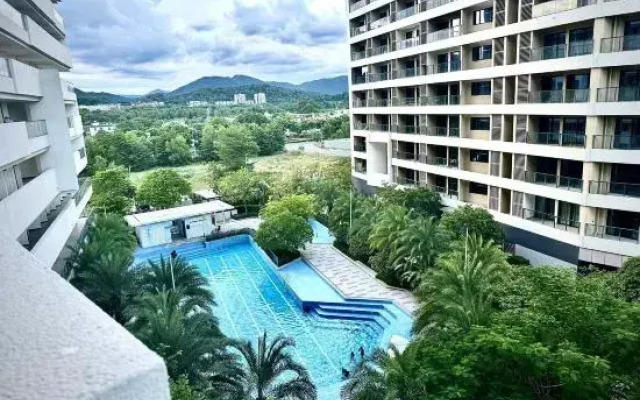 Having Neighbors Homestay