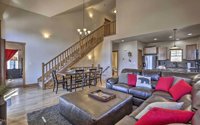 Fraser Cabin w/ Hot Tub & Mountain Views!