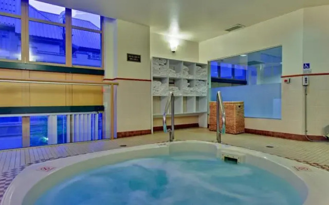 Holiday Inn Whistler Village Centre