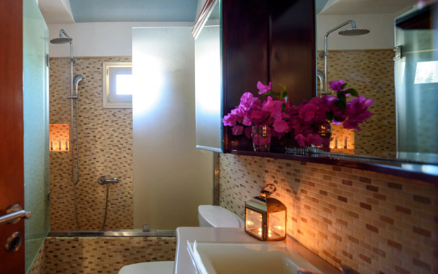 Santorini Suite Home