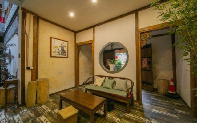 Huanran Tangchi Homestay (Qingchengshan Scenic Area)