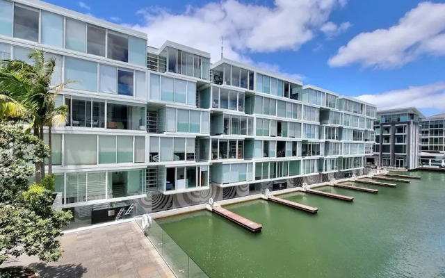 Marina View Apartment in Viaduct - Pool