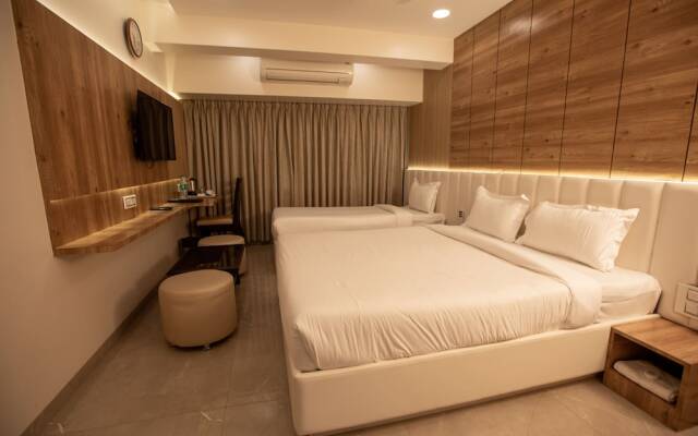 Hotel Naaz Executive Near T2 Airport