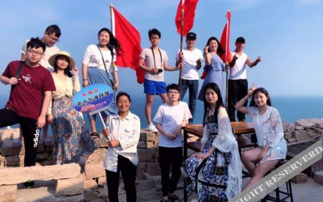 Zhoushan youth hostel for the elderly and the sea