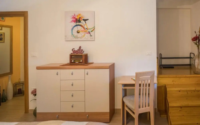 Stunning Home in Sosici With Wifi and 2 Bedrooms