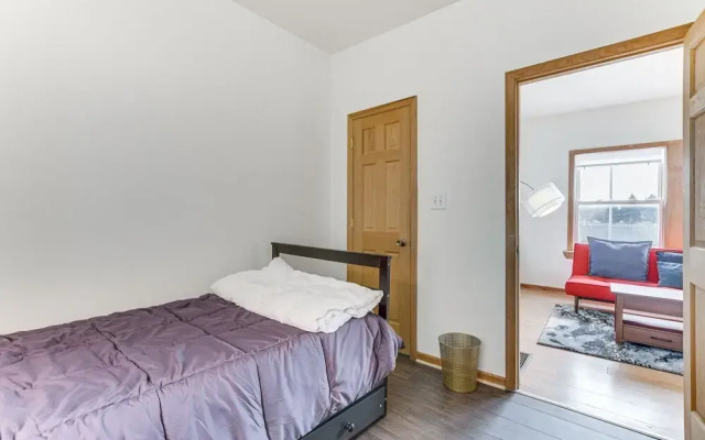 8 Mi to Chicago: Oak Park Home w/ Fenced Backyard!