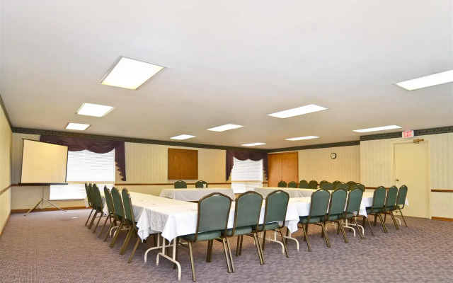 Best Western Falcon Plaza - Bowling Green
