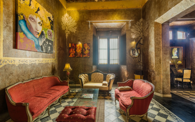 Casa Pedro Loza