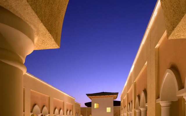 Shangri-La Hotel Apartments Qaryat Al Beri