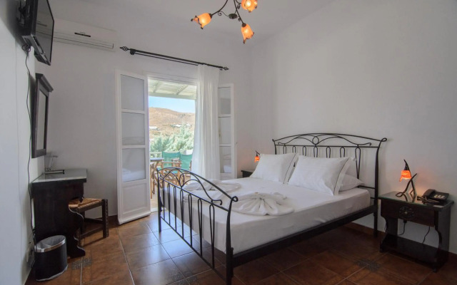 Yperia Hotel