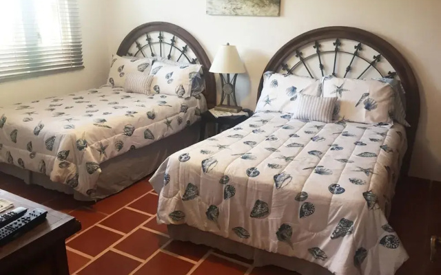 Giovanni Beachfront Community w Pools