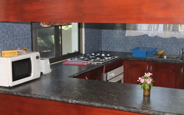 Shalini Garden Hotel & Apartment