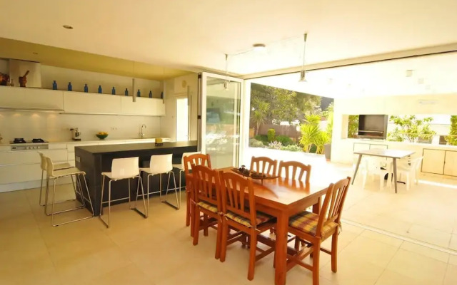 HomeHolidaysRentals Moai - Costa Barcelona