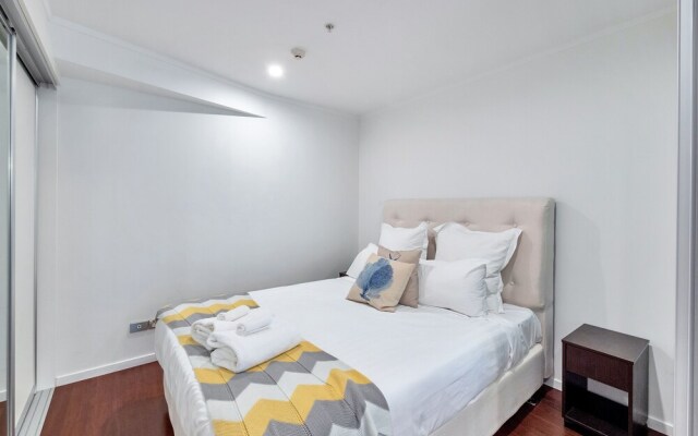 Spacious 2 Bedroom CBD Apt