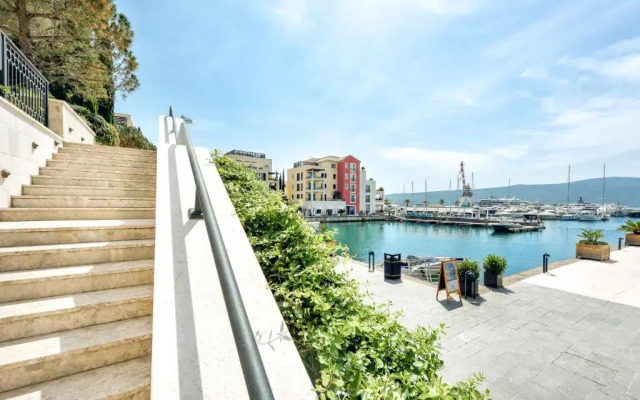Porto Montenegro Tara 302