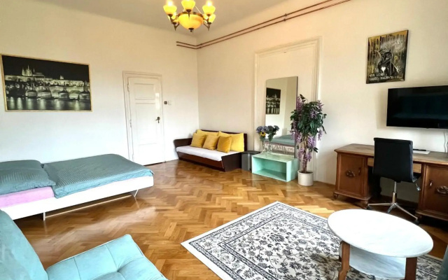 Historical 150 m2 Wenceslas square apartment