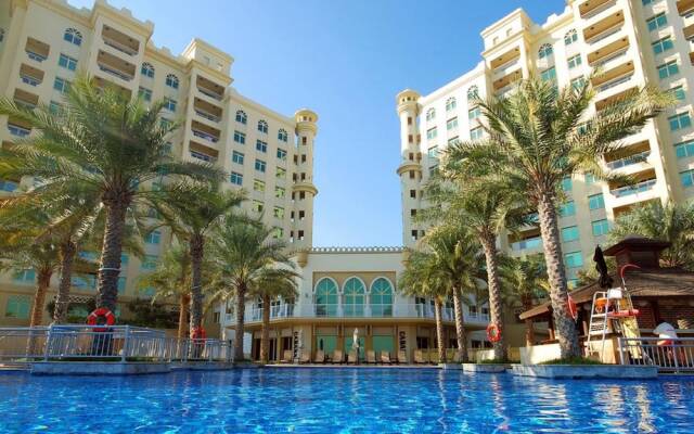 Private Beach Shoreline Luxurious Apartment