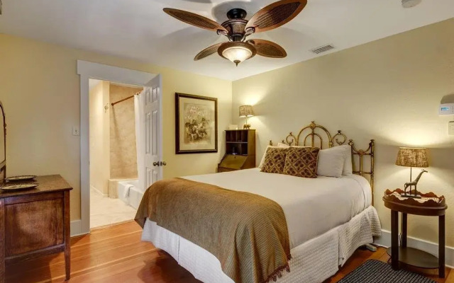 Hillcrest House Bed & Breakfast