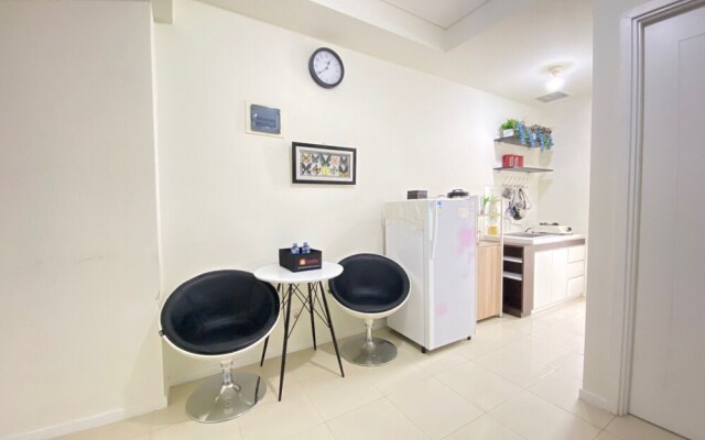 Comfy & Bright 1Br Apartment At Parahyangan Residence