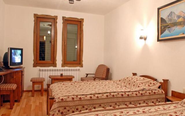 Family Hotel Adjev Han